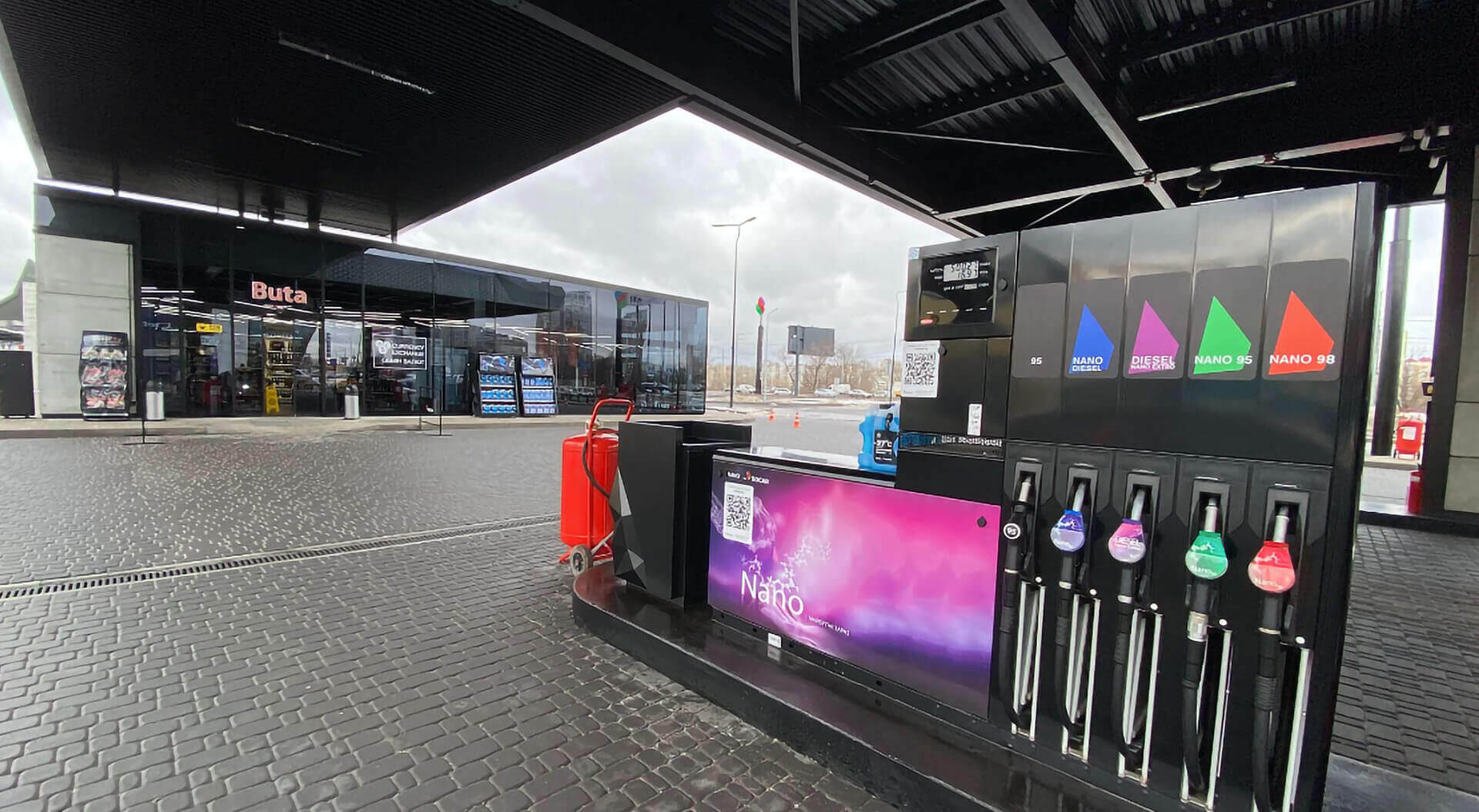 Trend Socar Petrol Forecourt Benchmark, Creative Brand and Innovative C-Store Interior Design, Graphic Communications, Kyiv - CampbellRigg Agency