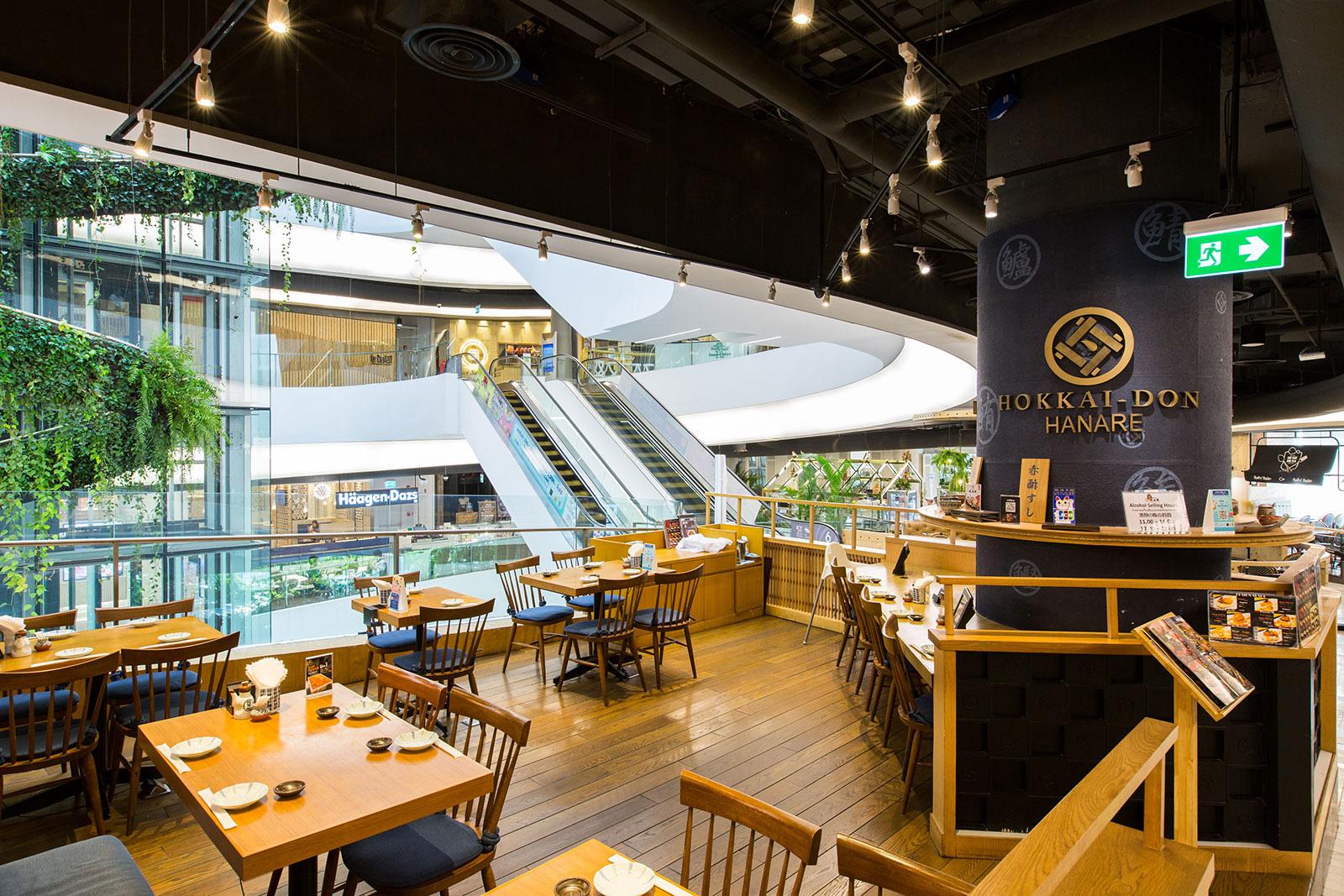 Modern restaurant design concepts and branding in the shopping mall at EMQuartier Bangkok Modern restaurant design concepts and branding in the shopping mall at EMQuartier Bangkok