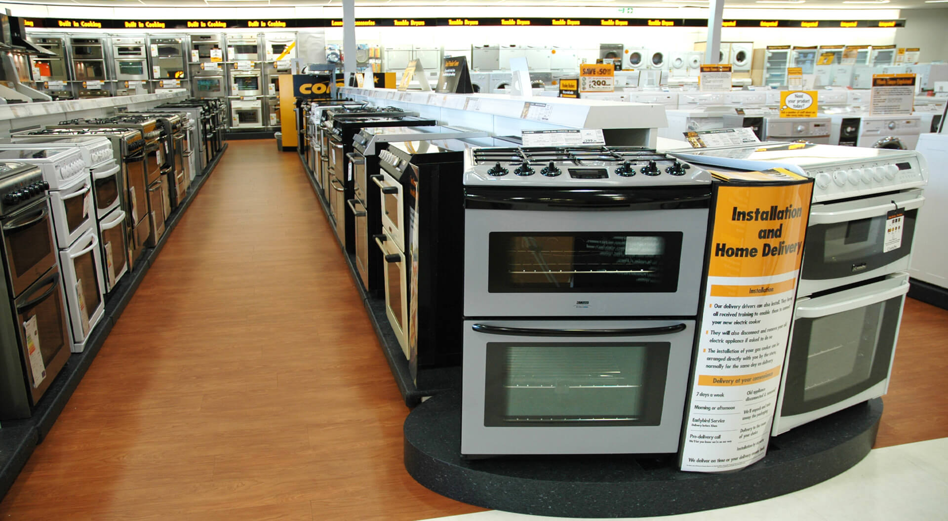 Comet electronic and technology reatil store design planning visual Comet Technology Store, home wares store planning