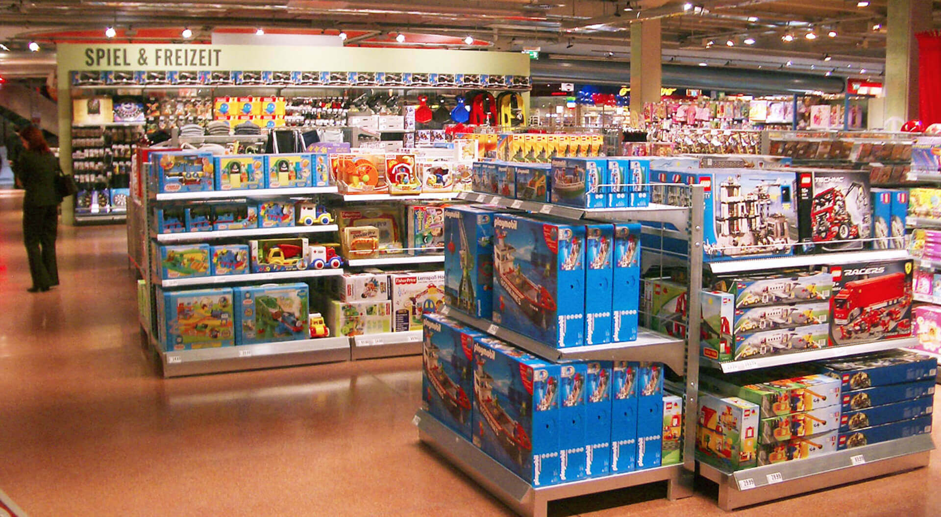 Interspar compact hypermarket Villach, Austria planning store design Interspar compact hypermarket Villach, Austria merchandising display