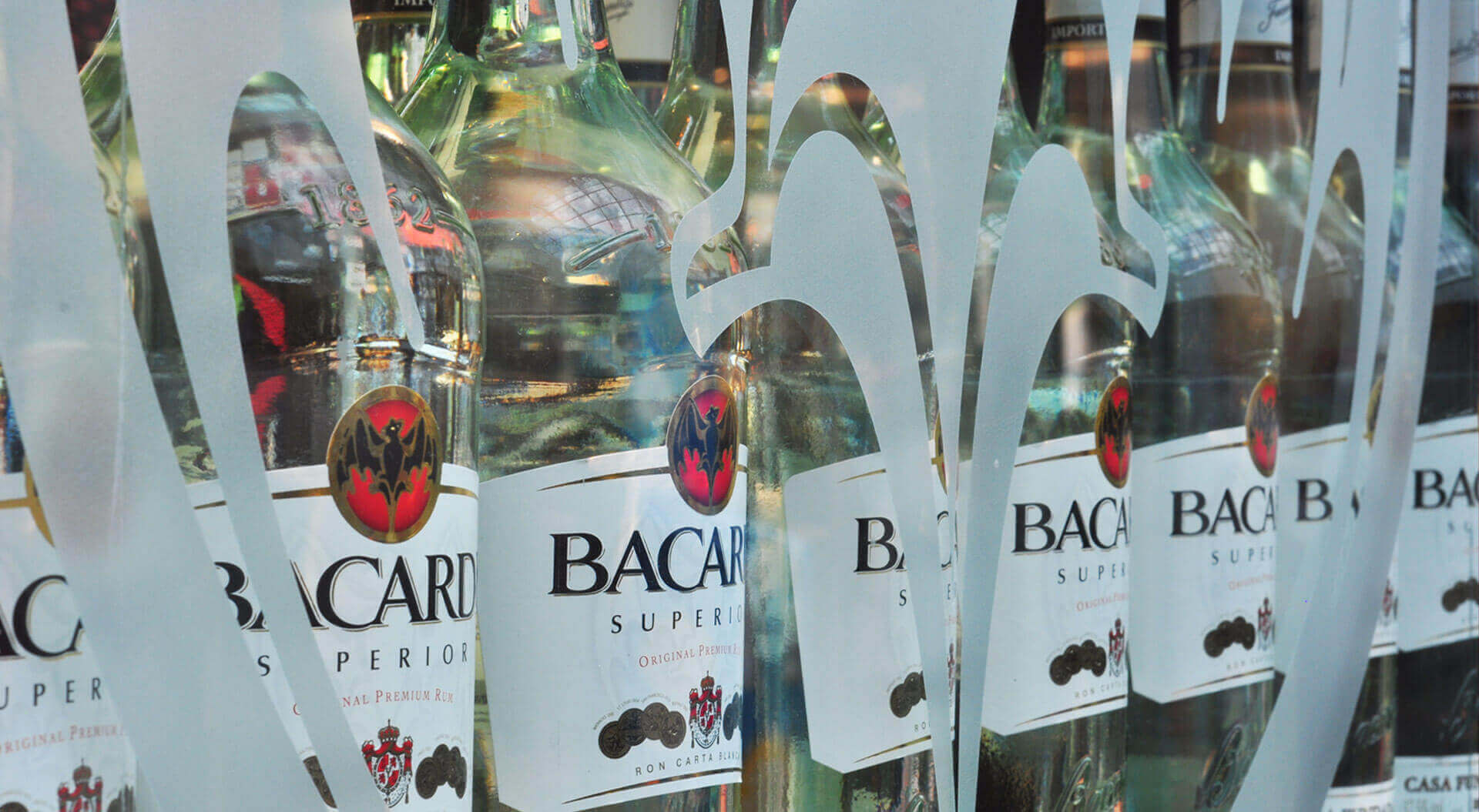 Bacardi Mojito Global Travel Retail, brand activation window promotion campaign at Charles de Gualle Airport Bacardi Mojito Global Travel Retail, brand activation window promotion campaign at Charles de Gualle Airport