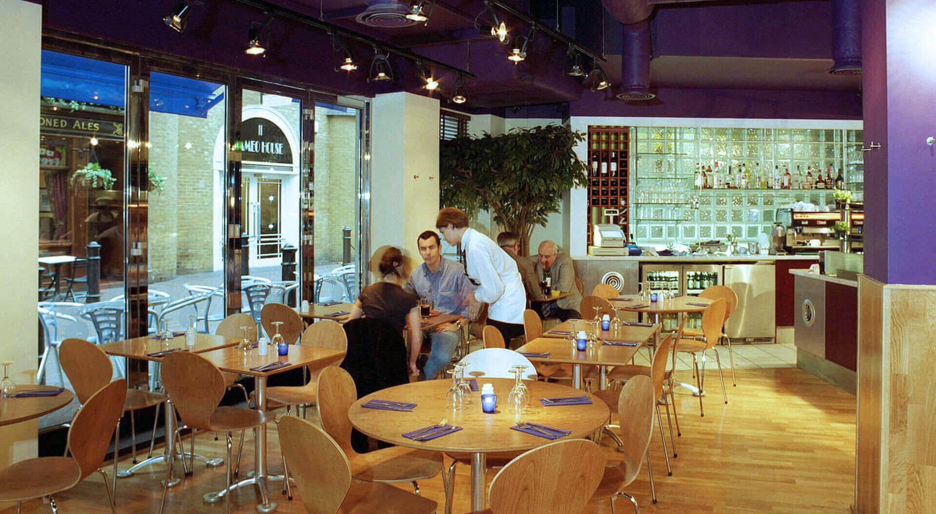 Caffe Piazza restaurant interior design Caffe Piazza restaurant interior design