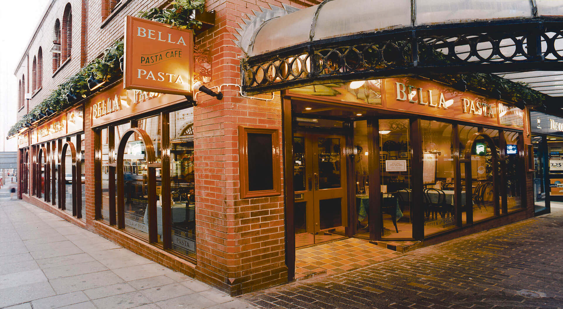 Bella Pasta interior design restaurant retail chain.