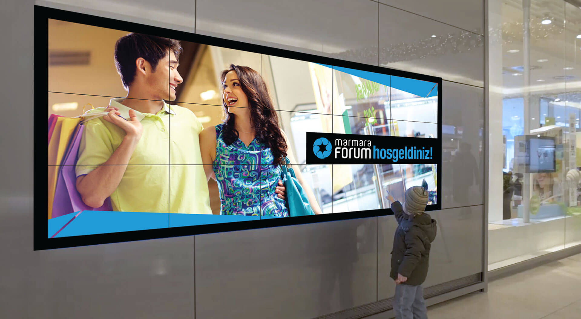 Marmara Forum shopping mall digital wall