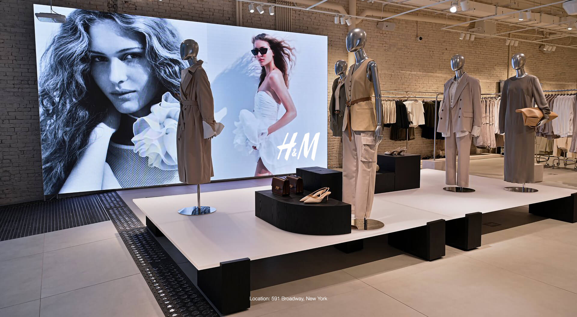 H&M Shop Display, Retail Branding, Store Interior Design