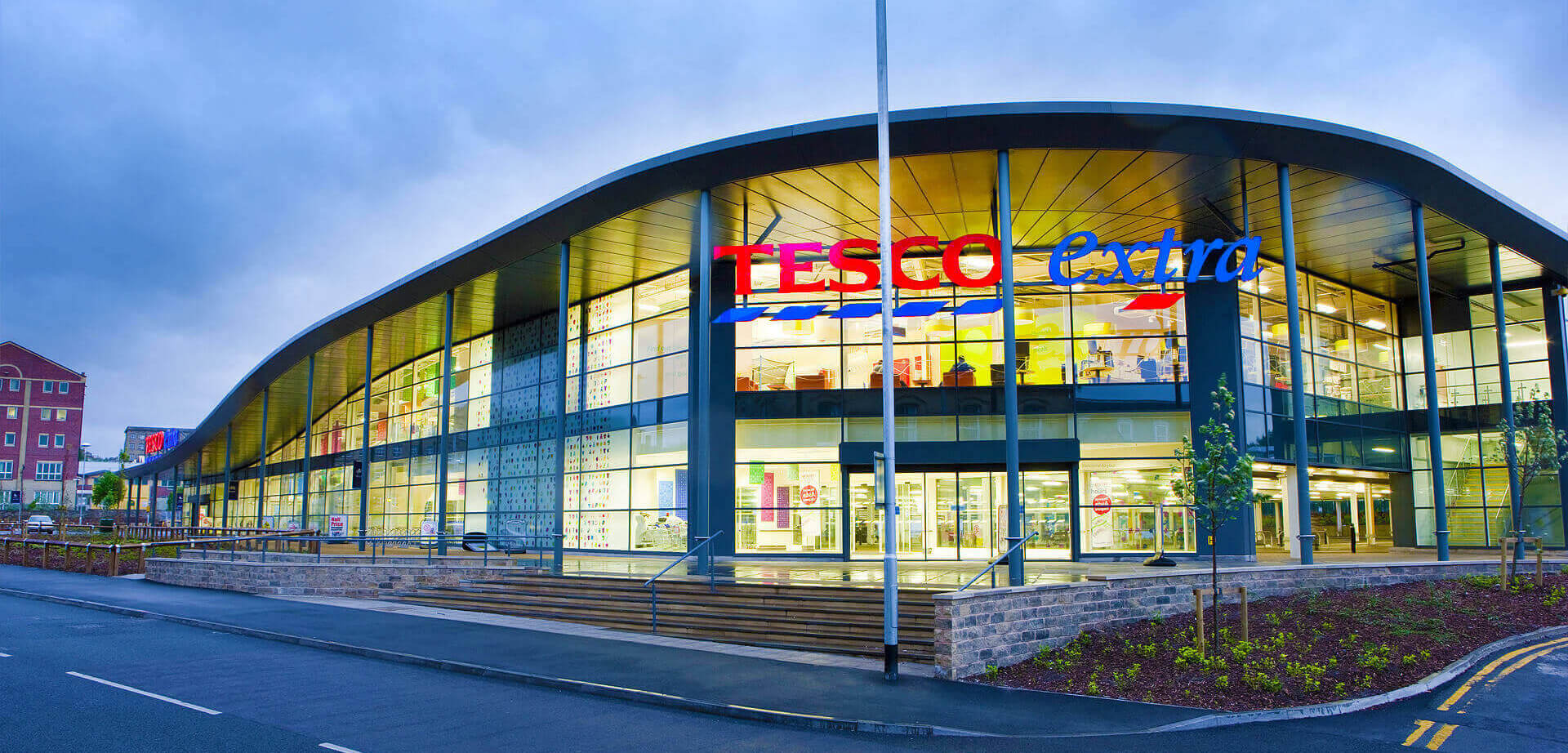 Este edificio es un hipermercado Tesco Extra, específicamente la ubicación en Accrington, Lancashire, Inglaterra.