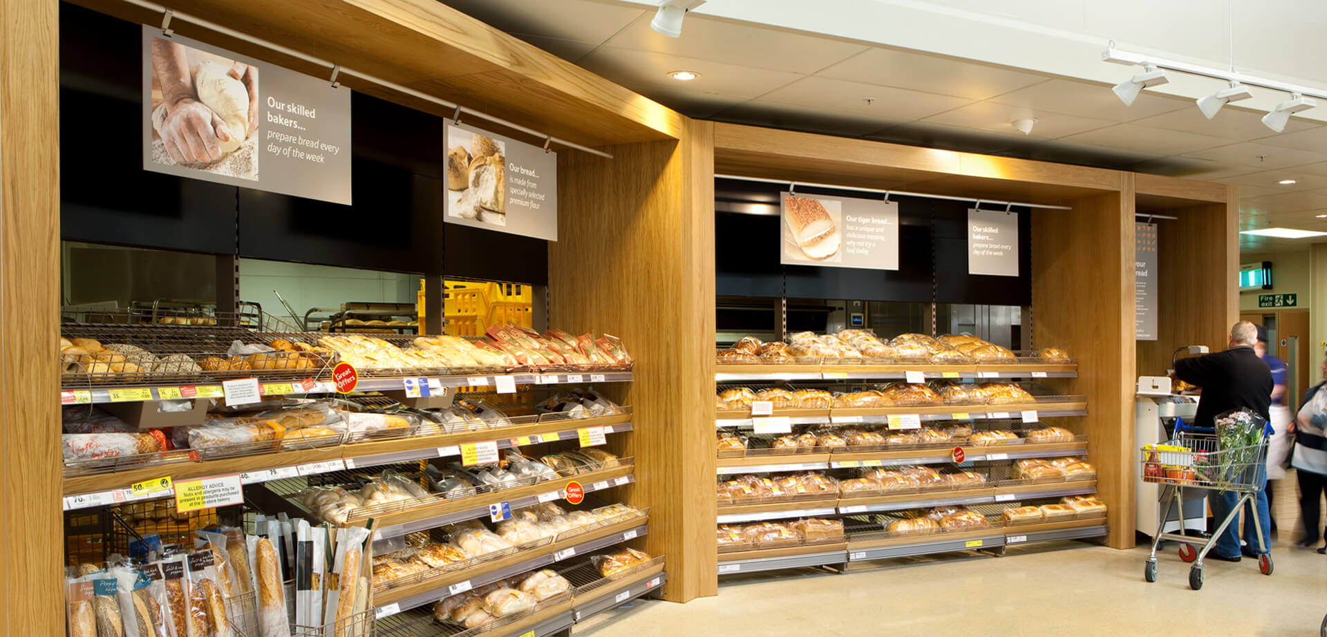 Hipermercado Tesco Extra en Accrington, Lancashire, Inglaterra. Diseño conceptual de panadería.