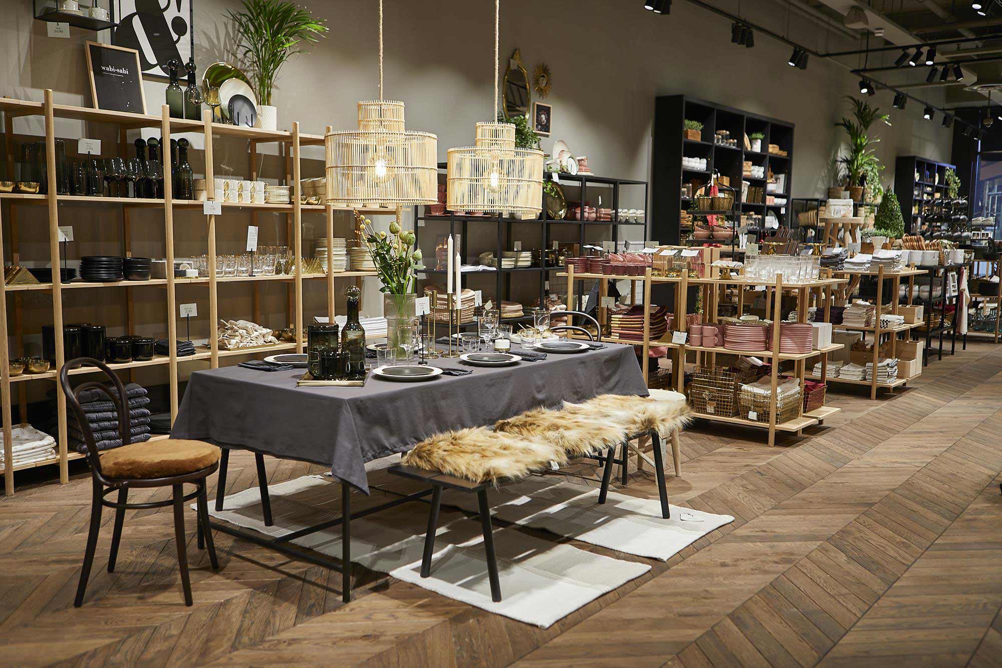 H&M inspiring fashion and homewares stores retail trends H&M inspiring fashion and homewares stores retail trends