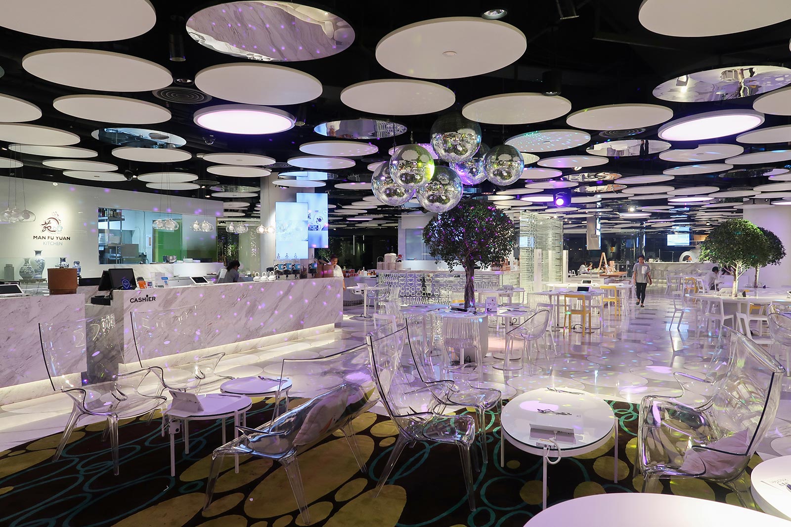 Siam Discovery - Innovative mall design and brand experience food court Siam Discovery - Innovative mall design and brand experience food court