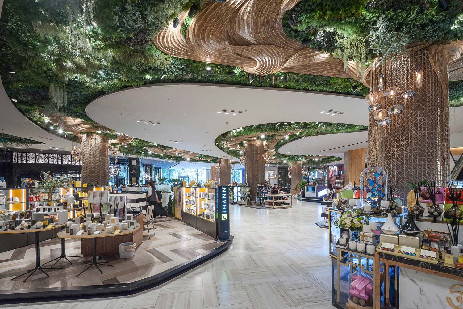 Siam Paragon shopping mall innovative food court design Siam Paragon shopping mall innovative food court design