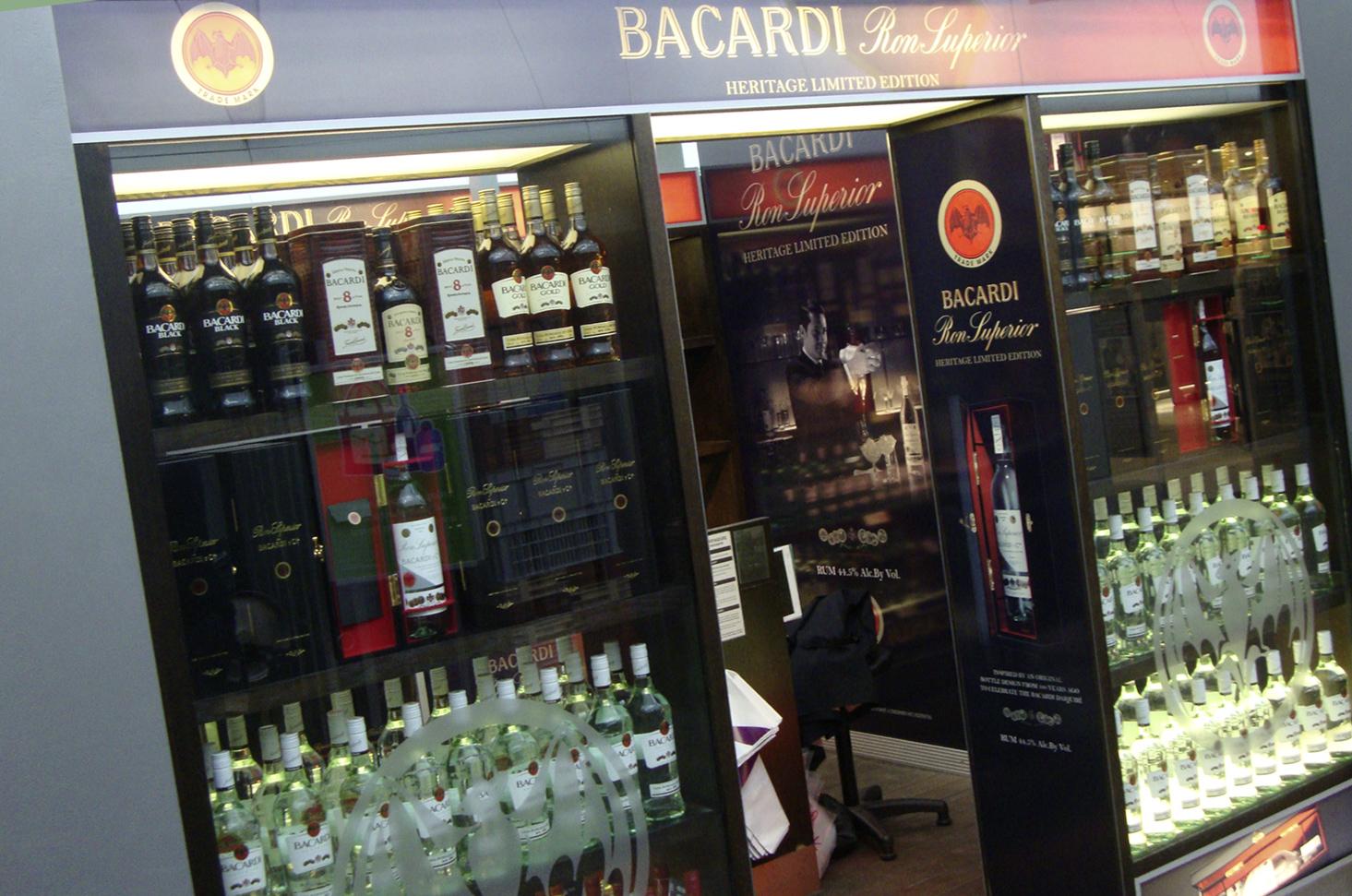 Store design and branding for Bacardi Ron Superior duty free travel retail Store design and branding for Bacardi Ron Superior duty free travel retail