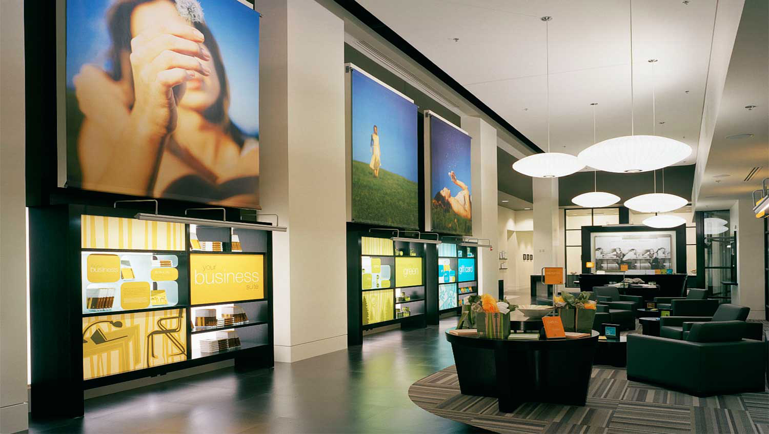 Umpqua Bank Inspiring Interior Design & Digital Branding Umpqua Bank Inspiring Interior Design & Digital Branding