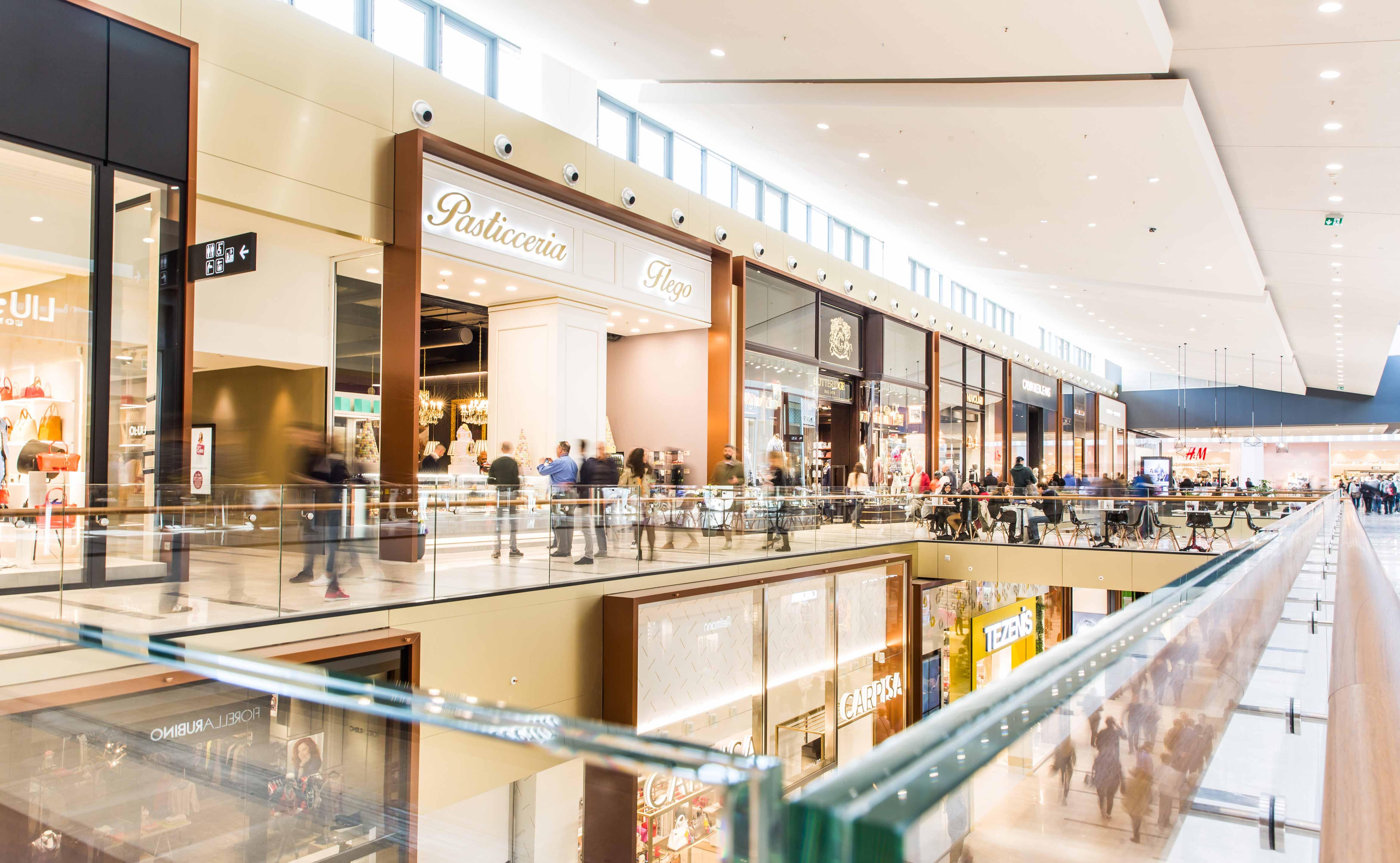 Innovative store design at Adigeo shopping centre, Italy Innovative store design at Adigeo shopping centre, Italy