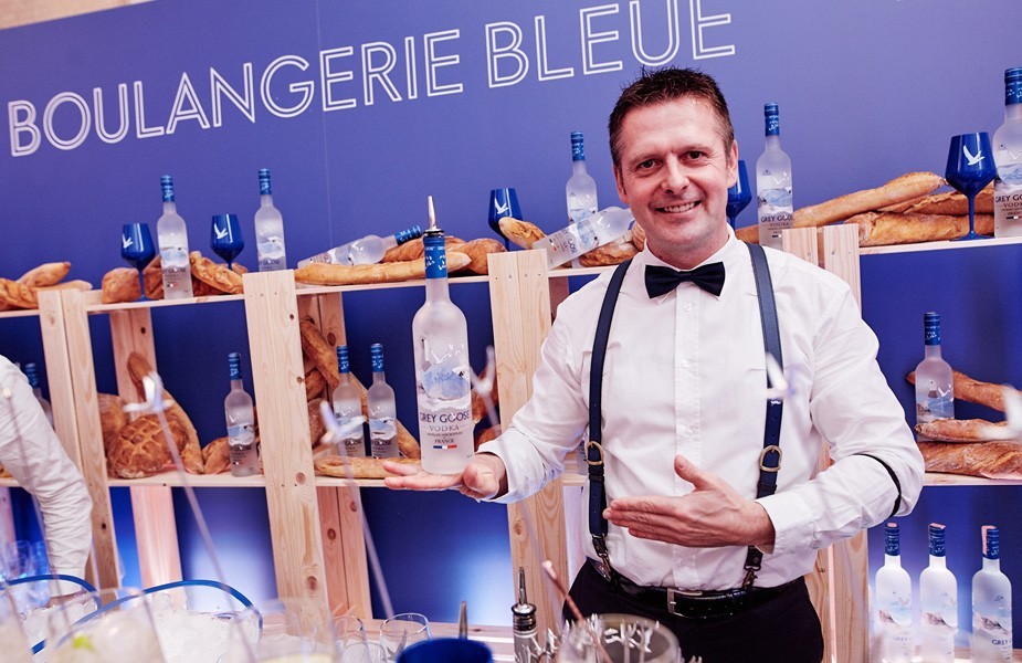Grey Goose Martini Boulangerie Bleue promotion bar Grey Goose Martini Boulangerie Bleue promotion bar