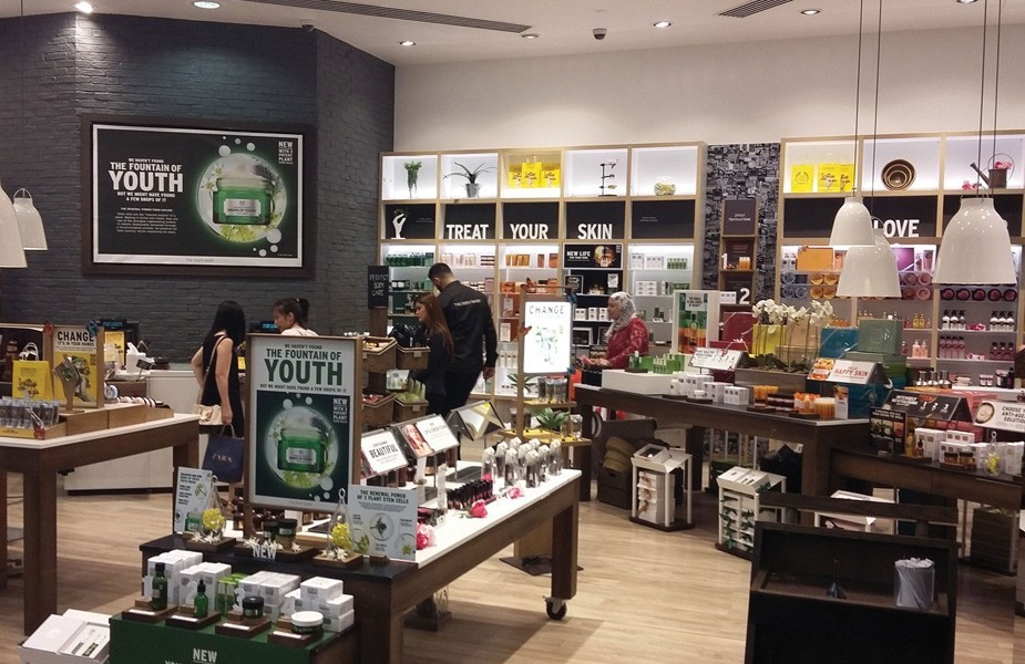 A brand strategy for the health & beauty retail pioneer, The Body Shop store interior design