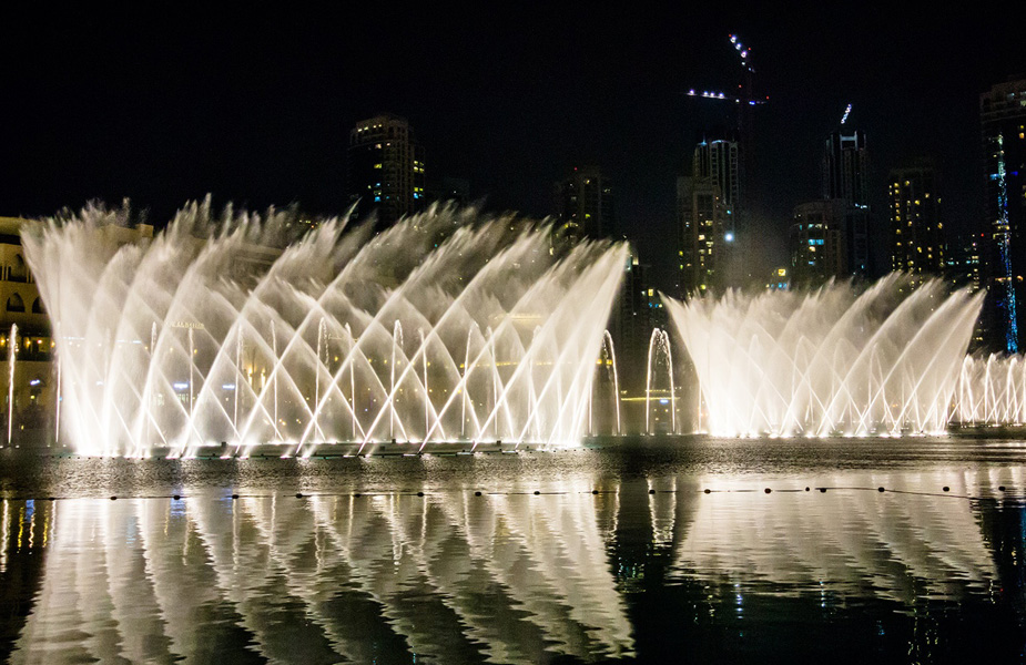 Dubia innovative shopping mall water feature concepts Dubia innovative shopping mall water feature concepts