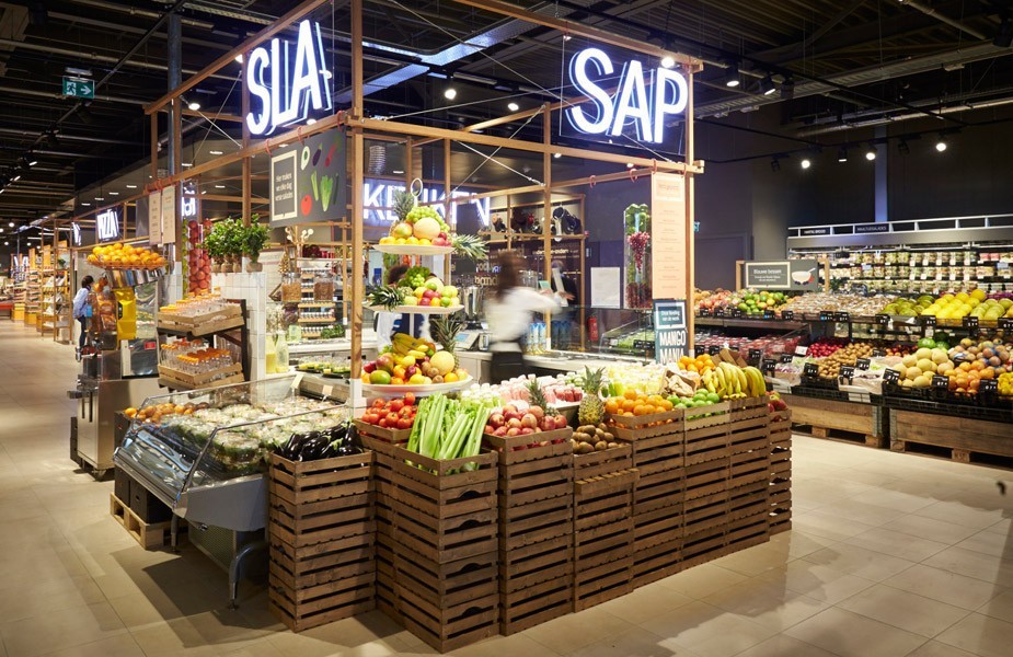 Hypermarket design trends Albert Heijn XL Eindhoven fresh juice department Hypermarket design trends Albert Heijn XL Eindhoven fresh juice department