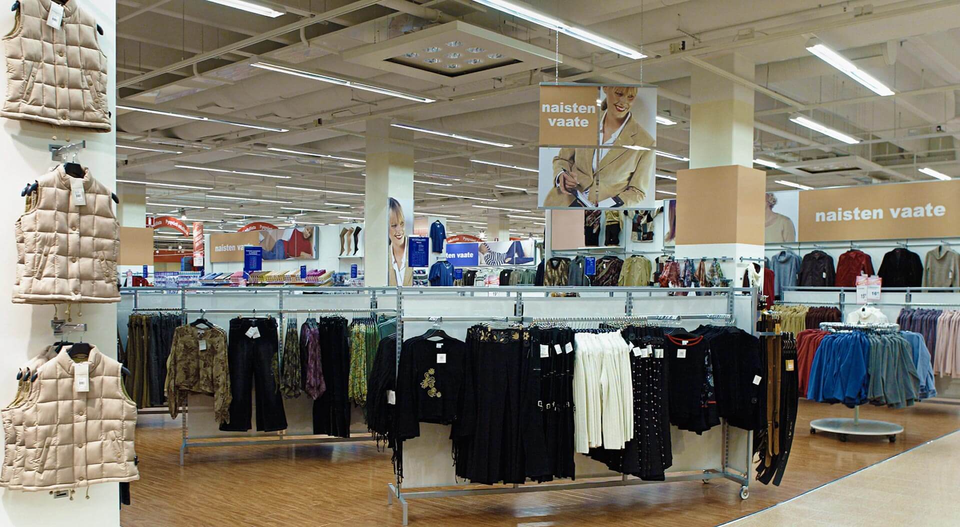 K CityMarket hypermarket Finland, fashion department merchandising system and branding K CityMarket hypermarket Finland, fashion department merchandising system and branding