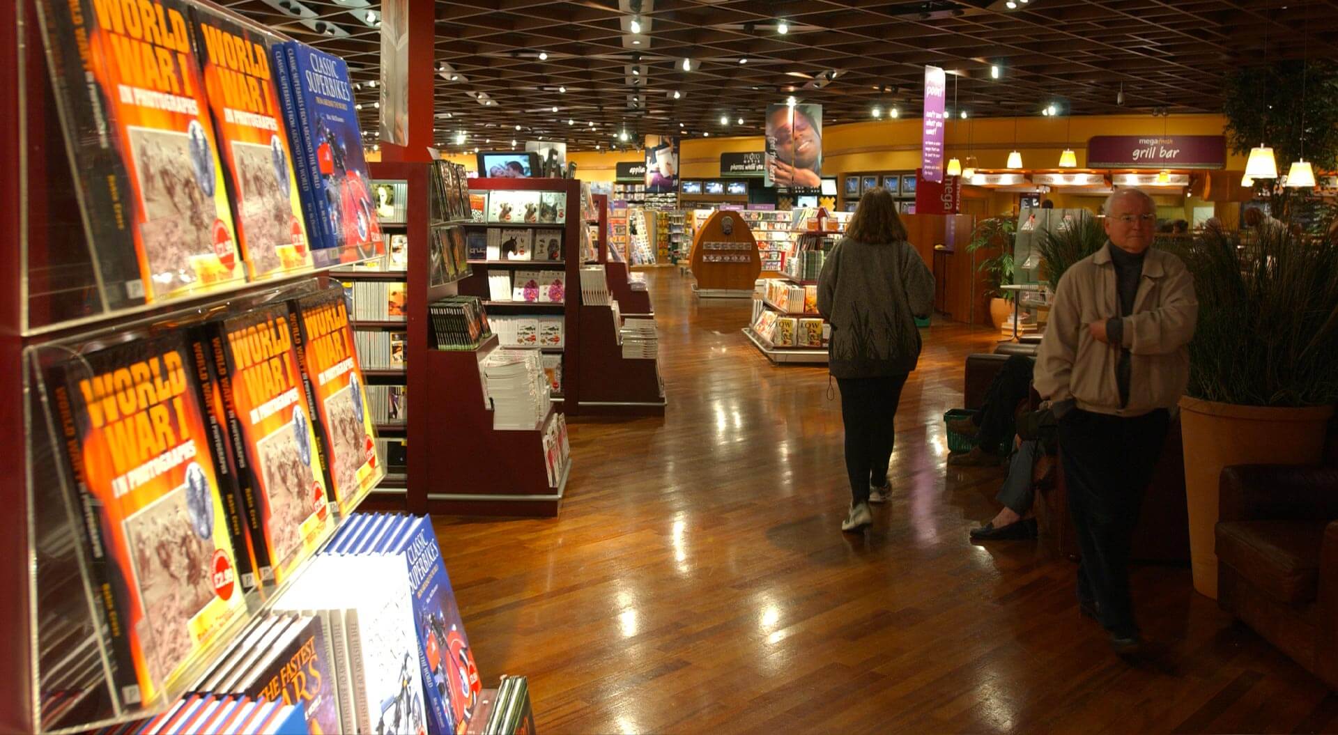 Safeway Mega store hypermarket books and entertainment department merchanding display and grapghic branding Safeway Mega store hypermarket books and entertainment department merchanding display and grapghic branding