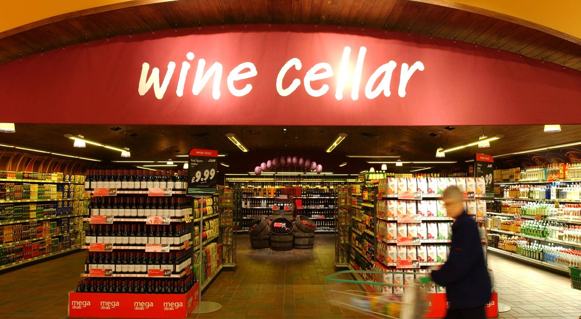 Safeway Mega store hypermarket wine cellar department merchanding and grapghic branding Safeway Mega store hypermarket wine cellar department merchanding and grapghic branding